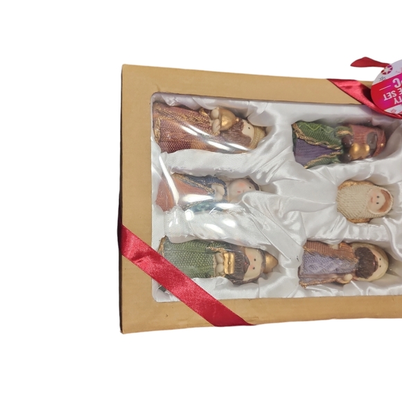 NWOPT boxed nativity 6pcs - Picture 2 of 7